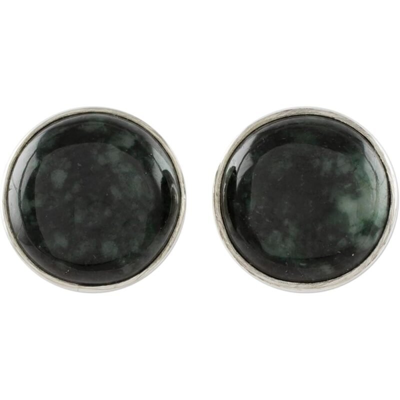 NOVICA Aretes artesanales de jade y plata de ley en verde oscuro