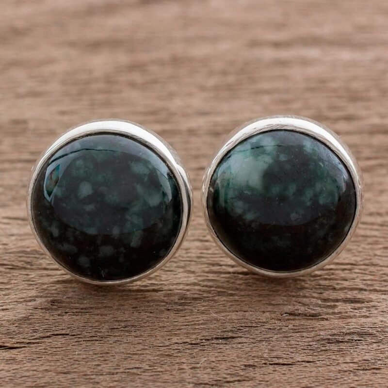 NOVICA Aretes artesanales de jade y plata de ley en verde oscuro - Imagen 5